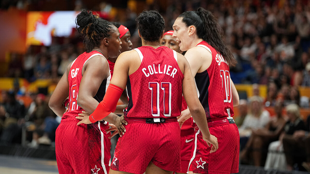 USA huddle with Breanna Stewart #10 during the Spain semifinal at FIBA Women's World Cup 2026